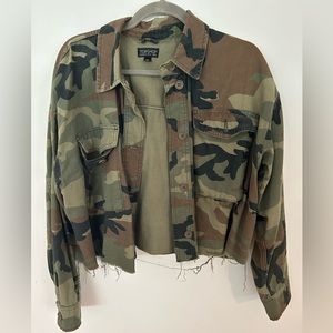 Topshop cropped army print jacket. Size M